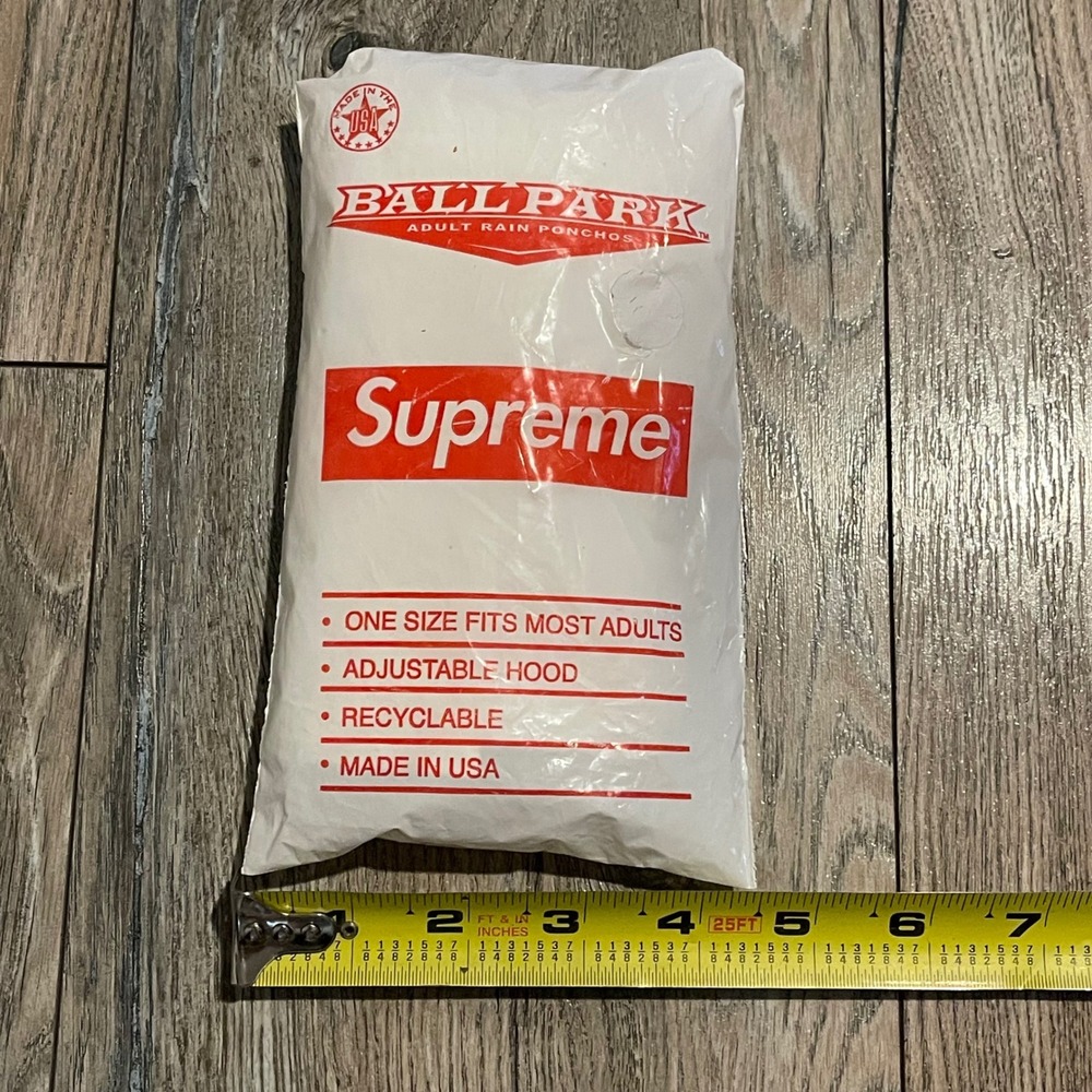 Supreme‎ Ballpark Poncho White SS20 Box Logo Rain Gear One Size Made in USA - Picture 9 of 9